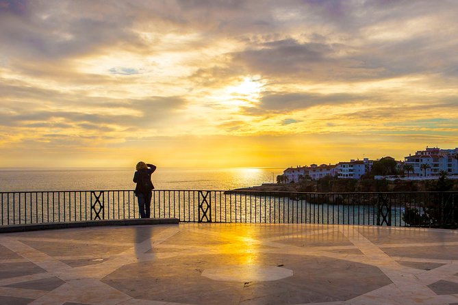 Skip the line Nerja & Frijiliana Day Trip from Granada in a small group - Discover the Charm of Frigiliana’s Whitewashed Streets