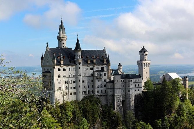 Skip the Line: Neuschwanstein Castle Private Tour From Füssen or Hohenschwangau - Starting Point and Flexible Pick-up Options in Füssen or Hohenschwangau