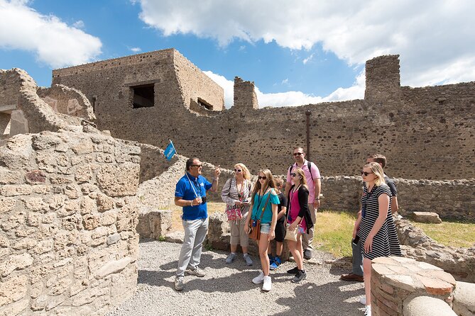 Skip the Line: Pompeii Express Small Group Guided Tour - Dining and Shopping Opportunities After the Tour