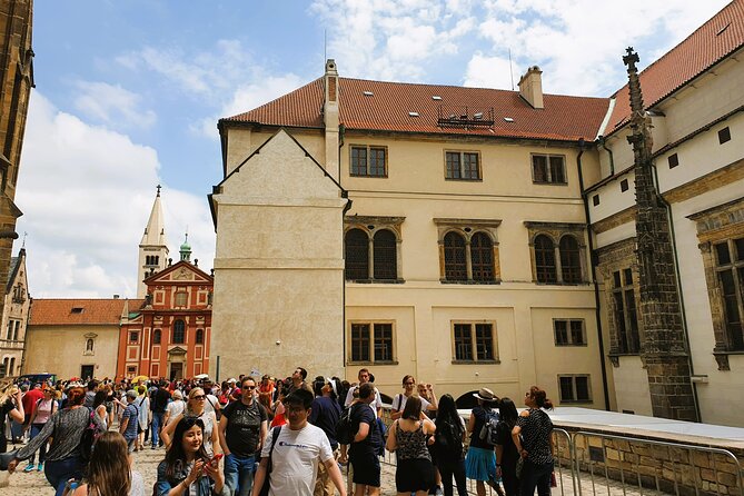 Skip the Line: Prague Castle Ticket and Introductory Overview - The 20-Minute Introduction: Setting the Scene
