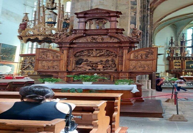 Skip-the-Line Private Tour of Prague Castle & Hidden Gems - Practicalities and Tour Logistics