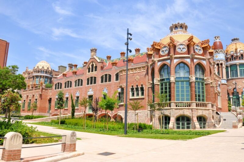 Skip-the-line Recinte Modernista de Sant Pau Private Tour - Key Points