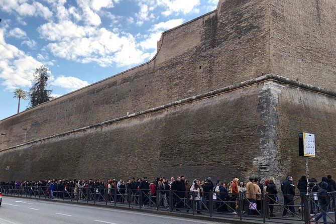 Skip-The-Line: Sistine Chapel & Vatican Tour with A Guide - Meeting Point and Tour Logistics