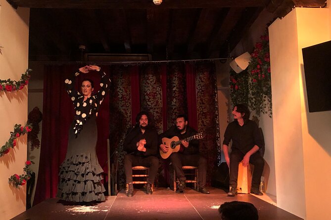 Skip the line: Tablao Flamenco Andalusí Ticket - Meeting the Flamenco Artists and Post-Performance Experience