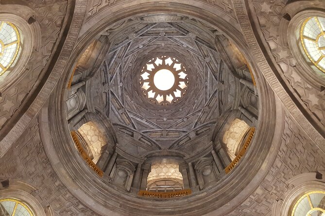 Skip-the-Line Ticket and Guided Royal Palace of Turin Group Tour - The Guide’s Role: Bilingual Expertise and Knowledge