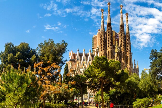 Skip-the-line tour inside the Sagrada Familia - Why This Tour Is a Good Choice for Visitors