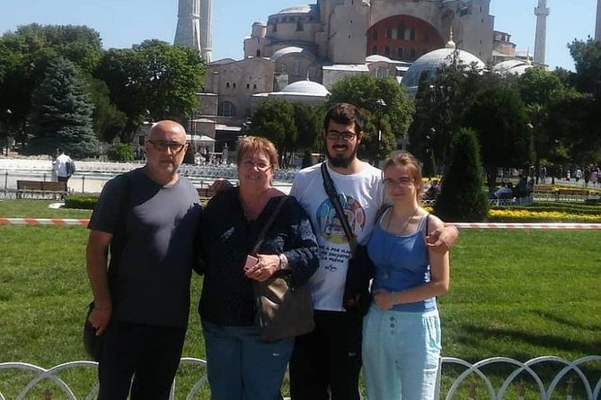 SKIP-THE-LINE: Treasures of istanbul w/LUNCH - The Vibrant Atmosphere of the Grand Bazaar