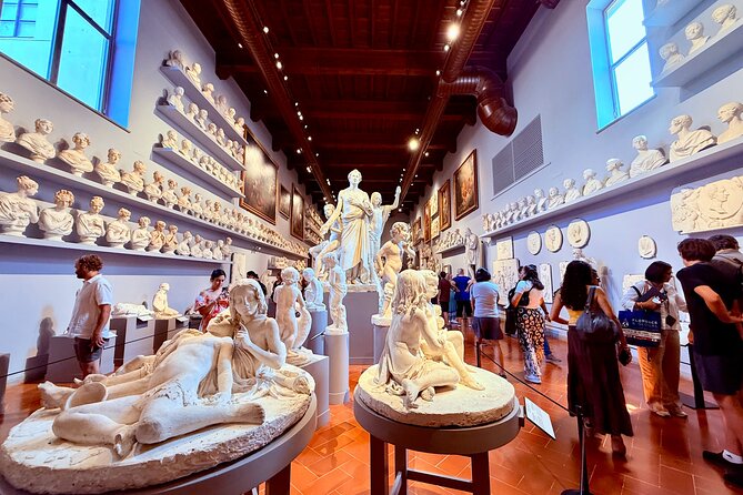 Skip the line: Uffizi and Accademia Small Group Walking Tour - Guided Tour of the Uffizi Gallery’s Top Masterpieces