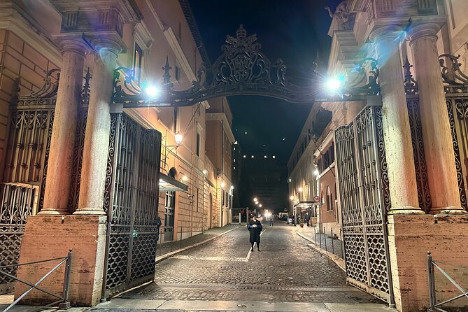 Skip the Line Vatican and Sistine Chapel Evening Tour - Practical Details: Meeting Point, Group Size, and Dress Code