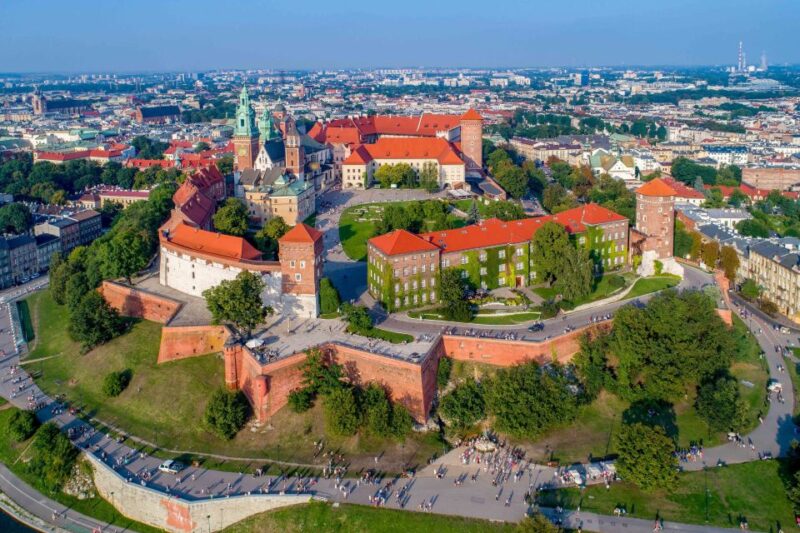 Skip-the-Line Wawel Castle Chambers Private Tour - Key Points