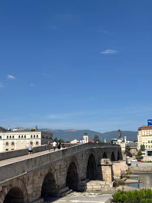 Skopje Street Food and Drinks, The Local Way - Cultural and Food Rituals: How Locals Toast and Pronounce