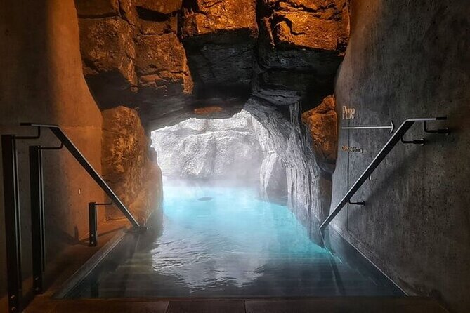 Sky Lagoon Transfers to/from Keflavík International Airport - Efficient Transfers from Keflavík International Airport to Sky Lagoon