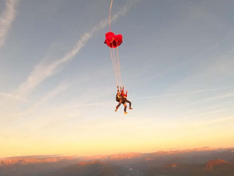 Skydiving in Gap-Tallard - The Role of Guides and Language Support