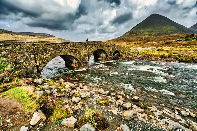 Skye Explorer Hiking Day Tour - Crossing onto the Isle of Skye via the Skye Bridge