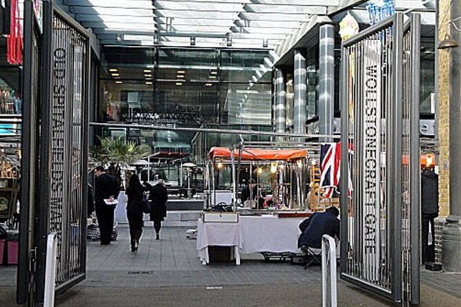 Slavery and City of London Walking Tour - Fen Gardens and the Gilt of Cain Sculpture