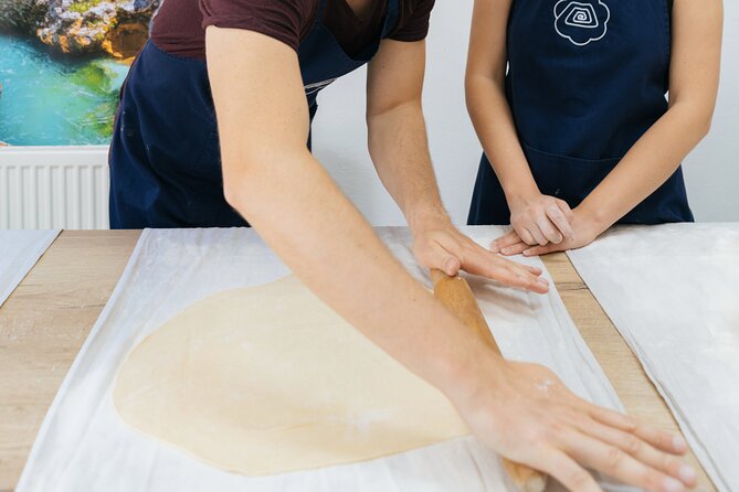 sLOVEnian Strukelj Traditional Cooking Class - Making and Tasting Your Own Strukelj