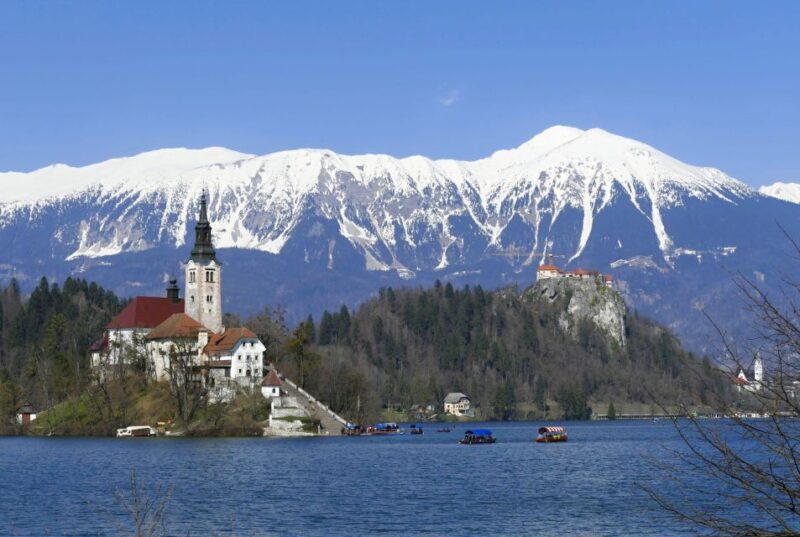Slovenia's lakes, Nature and Waterfall - Key Points