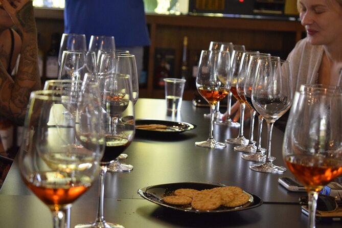 Small-Group Arrábida Coast Tour & Wine Taste - Tasting Local Wines at Quinta do Piloto