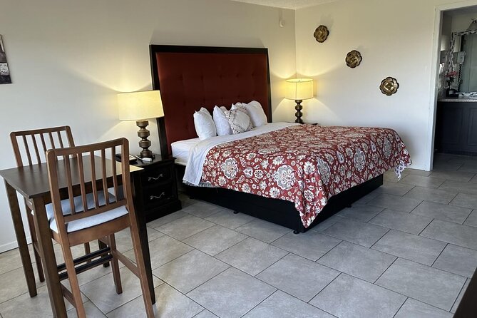 Small Group Bike Tours From Chicago to Lake Geneva - Exploring Downtown Lake Genevas Shops and Ice Cream Parlors