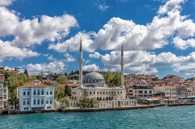 Small-Group Bosphorus Cruise and Istanbuls Egyptian Bazaar - The Return and Final Stop at Eminonu Square
