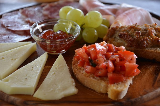 SMALL GROUP Chianti 2 wineries & lunch (max 8 people) - Savoring a Traditional Tuscan Lunch