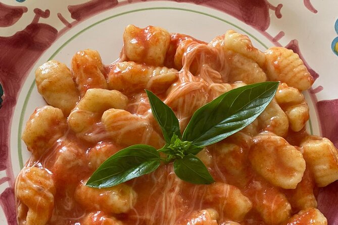 Small-Group Cooking Class in Positano: Gnocchi, Tiramisù & Drinks - The Role of the Guide and Host – Emilys Storytelling