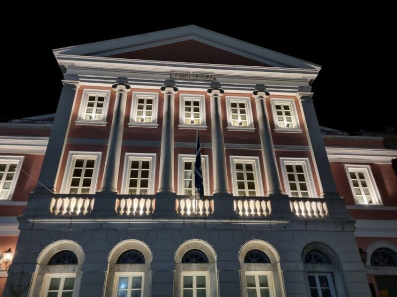 Small Group: Corfu Evening Walking Tour with a Glass of Wine - Exploring Corfu’s Jewish District and Town Hall Square