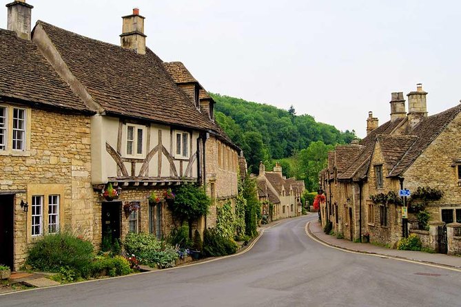 Small Group Cotswolds Village, Stonehenge and Bath Tour from London - The Charm of Castle Combe Village
