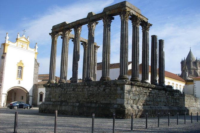 Small group Day Trip to Evora and Monsaraz from Lisbon with wine tasting - Key Points