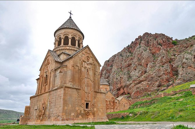 Small Group Day Trip to Khor Virap Noravank and Areni Winery - Tour Inclusions and Practical Details