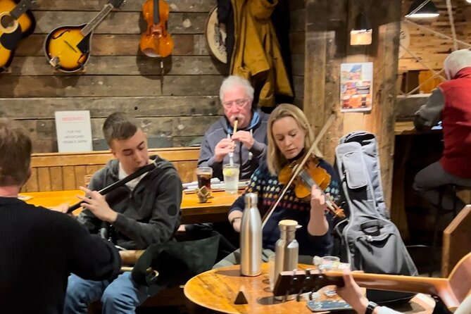 Small Group Day Trip to the Stunning Scottish Highlands & Glencoe - Walking to Kilchurn Castle and Highland Cows