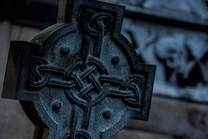 Small Group Edinburgh Underground Vaults & Graveyard Ghost Tour - Exploring Canongate Kirkyards Notorious Residents