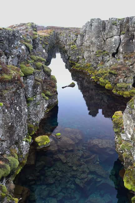 Small Group Golden Circle Tour w/ Kerid & Tomato Farm Visit - Discovering Þingvellir National Park and Its Tectonic Plates
