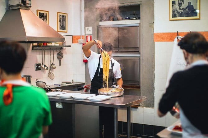 Small Group Gourmet Cooking Lesson With Lunch In Florence - Key Points