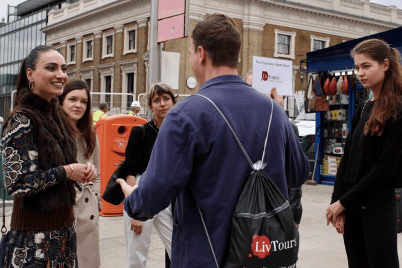 Small-Group Guided Brunch Tour of Borough Market in London - Exploring Borough Market’s Vibrant Food Stalls