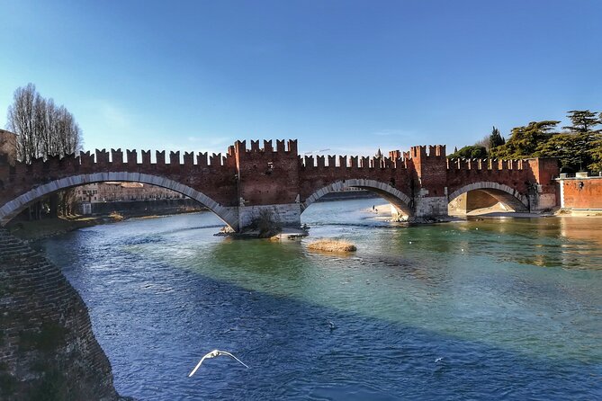Small Group Guided Tour in Verona - Ponte di Pietra: The Roman Bridge