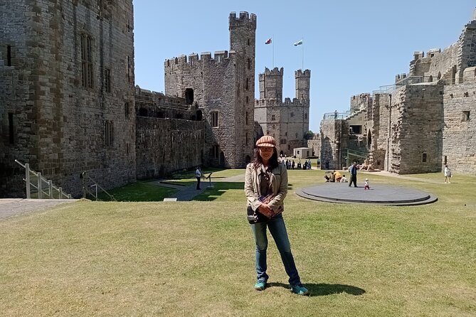 Small group Holyhead shore excursion in Caernarfon castle - The Experience of a Small Group Tour with Tudno Tours