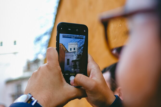 Small-Group Jewish Quarter Discovery Walk - Highlights: Stories of Tragedy and Resilience