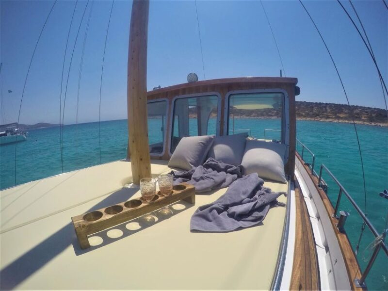 Small group kaiki cruise to Antiparos & Despotiko with lunch - Small group kaiki cruise to Antiparos & Despotiko with lunch