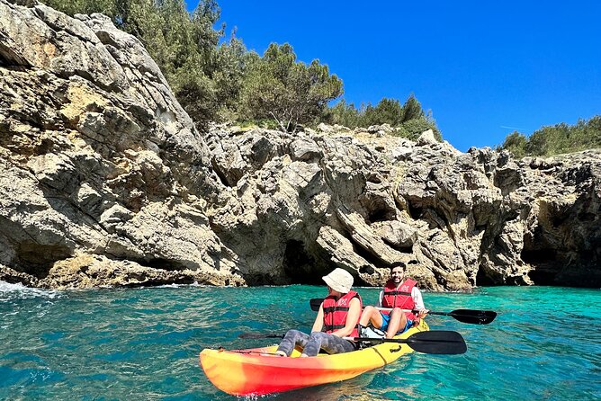 Small Group Kayak Tour along Sesimbra - Arrábida Natural Park - Return Journey with Stunning Coastal Views and a Refreshing Swim