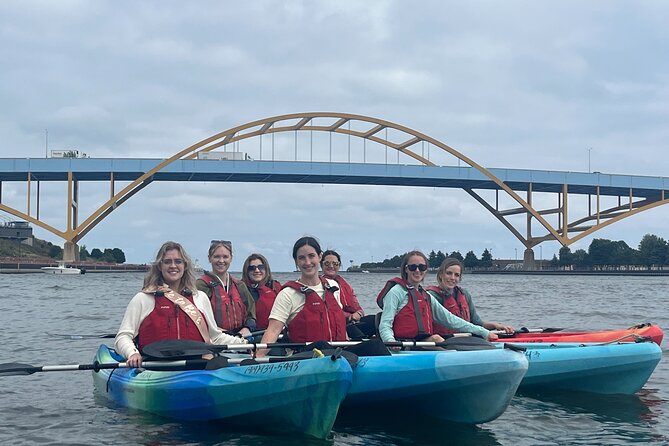 Small Group Kayak Tour of Skyline in Milwaukee - Discover Milwaukee’s Skyline from the Water with a Guided Kayak Tour