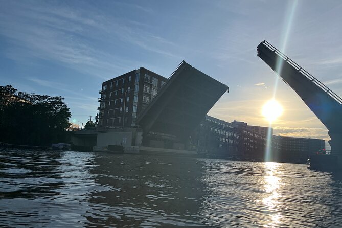Small Group Kayak Tour of Skyline in Milwaukee - The Tour Starts at the Back of the Summerfest Grounds