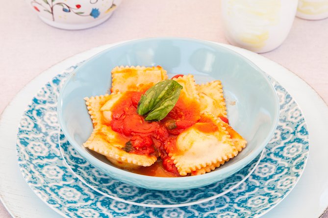 Small Group Market tour and Dining Experience at a Cesarina's home in Brindisi - Logistics: Meeting Point and Group Size