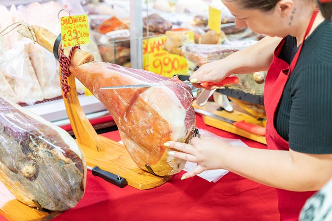 Small Group Market tour and Dining Experience at a Cesarina's home in Spoleto - Personalized Experience with Gracious Hosts