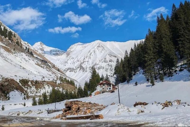 Small group max 7 - Top Gear Road - Transfgran Highway - Starting Point at Piața 21 Decembrie 1989