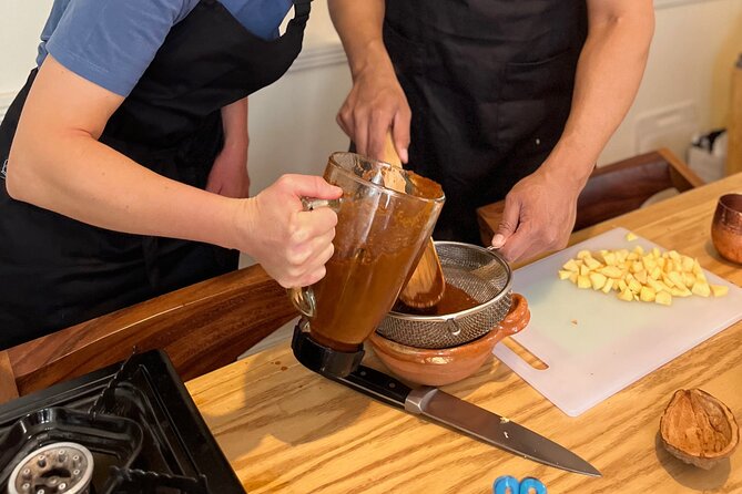 Small Group Multi Variety Mole Cooking Class in La Condesa - Why This Mole Cooking Class Stands Out