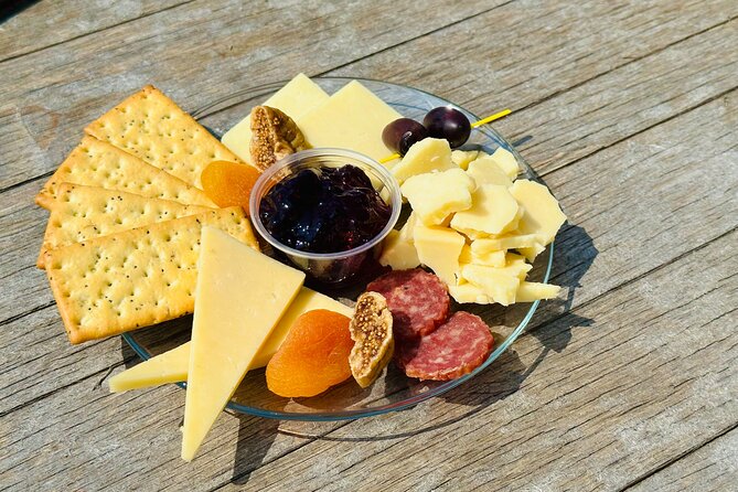 Small Group Niagara-on-the-Lake Wine Tasting Tour - The Professional and Friendly Guide Enhances the Experience