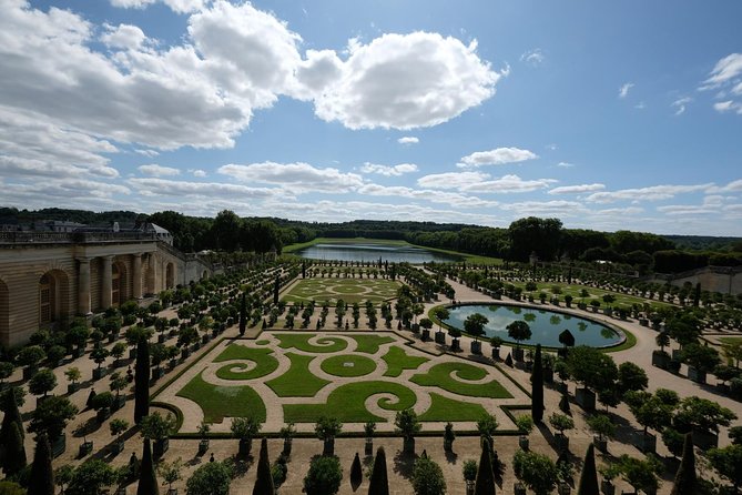 Small Group Paris to Versailles Guided Day Trip & Garden Access - Exploring the Private Apartments and Royal Chambers