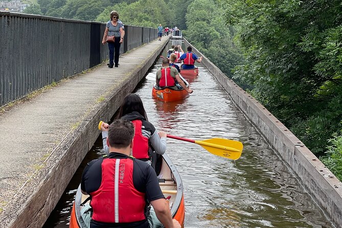 Small Group Pontcysyllte Aqueduct Canoe Trip - Expert Guides and Small Group Dynamics