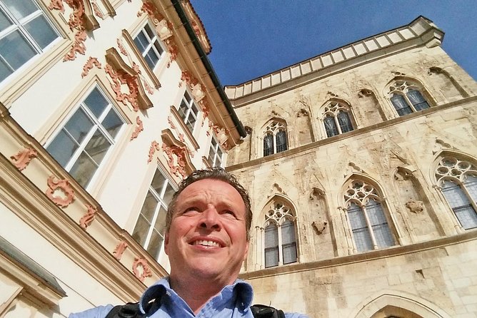 Small Group Prague Old Town and Jewish Quarter Walking Tour - Exploring the Narrow Streets and Passageways of Prague